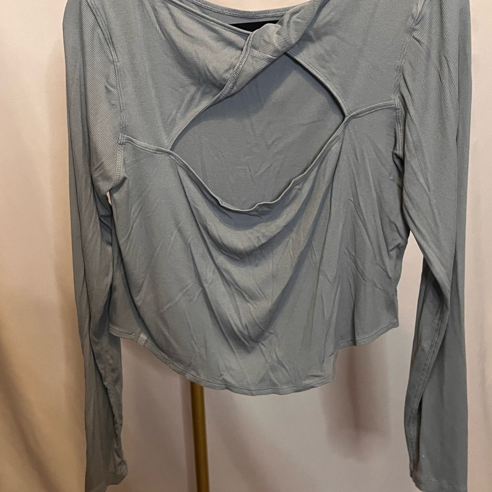 Lululemon Twist Back Top Approximately Size 8 Pit… - image 5